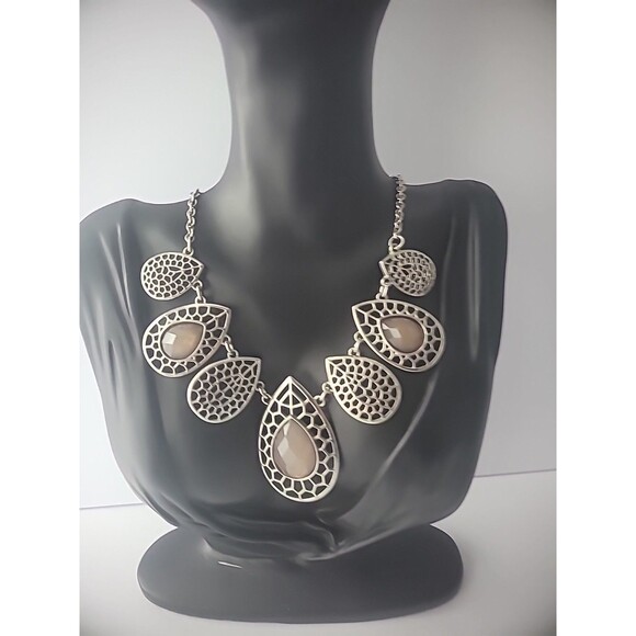 Vintage Necklace Silver Tone Tan Faceted Rhinestones Teardrop Jewelry Costume - Picture 1 of 15